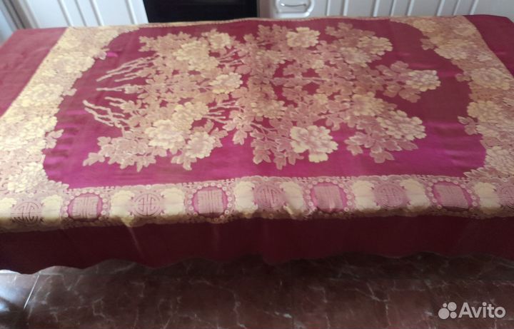 Китайское шелковое покрывало