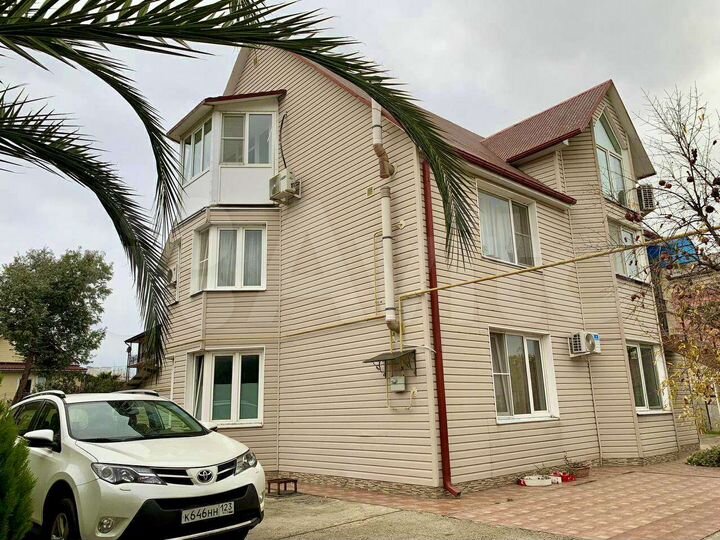 Коттедж 180 м² на участке 5 сот.