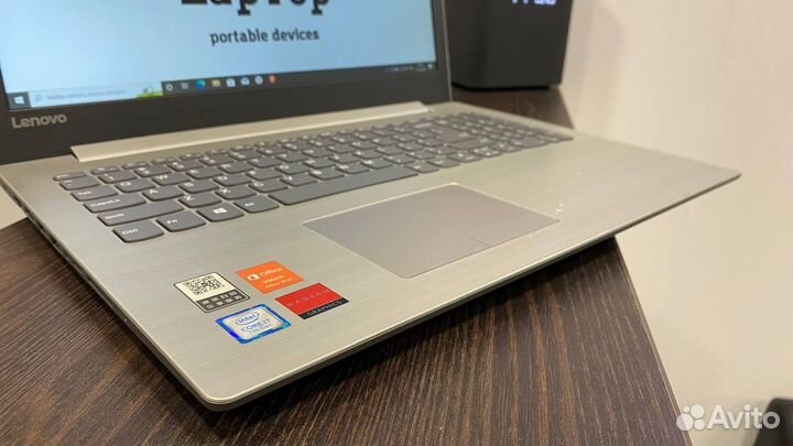 Ноутбук Lenovo c intel core i7 7500U + AMD 530