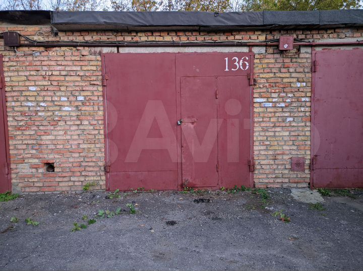 Гараж, > 30 м²