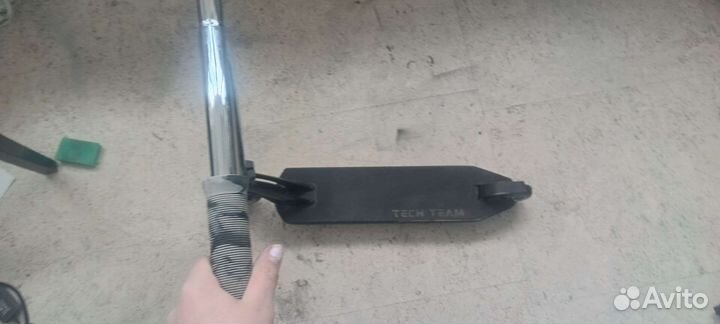 Трюковой самокат tech team glitch