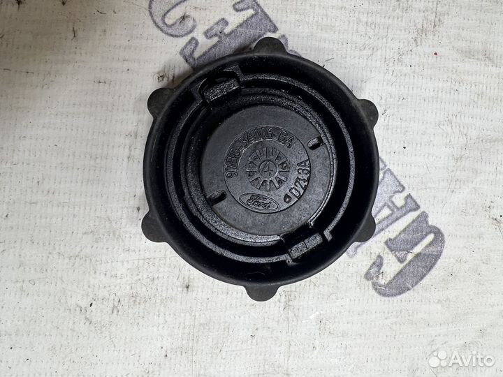 Крышка бачка гур Ford Focus 3