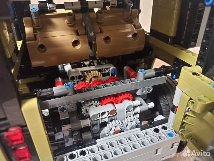 Lego Technic 42110 Land Rover Defender