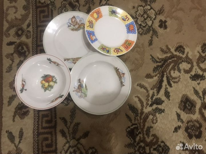 Тарелки обеденные фарфоровые