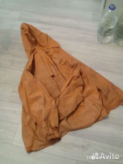 Куртка прорезиненная, хорошо подойдёт для рыбалки