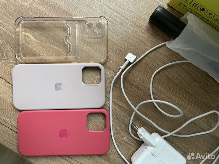 Чехлы на iPhone 12