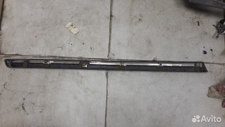 Накладка двери передней правой Toyota Land Cruiser