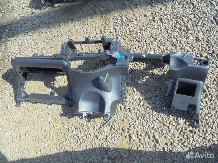 Торпедо Toyota Vitz KSP130 1KR-FE 2011/8