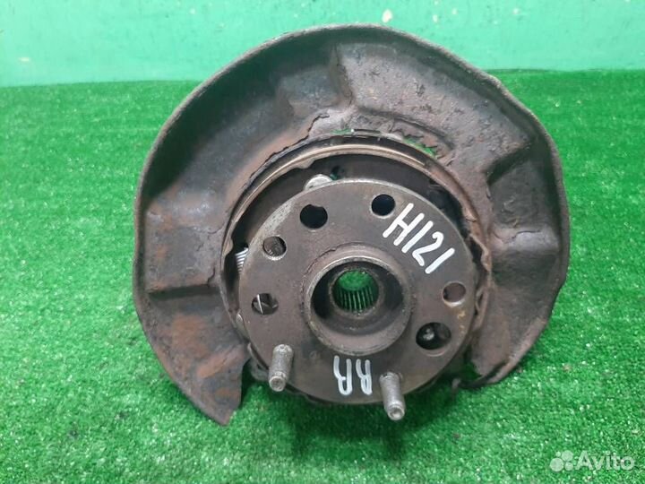 Кулак задний правый Lexus RX300 (MCU15) 2002