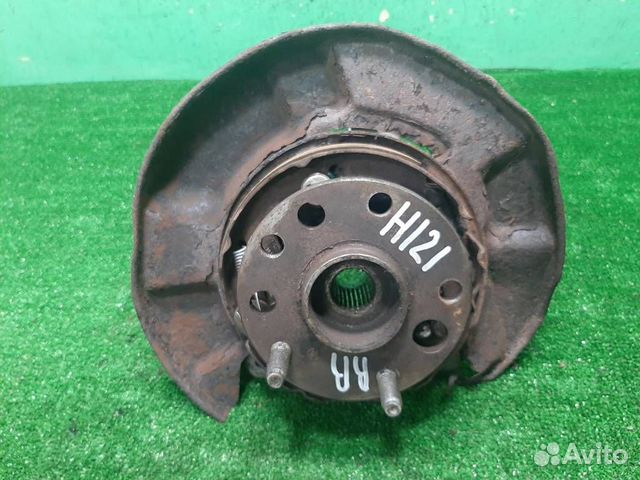 Кулак задний правый Lexus RX300 (MCU15) 2002