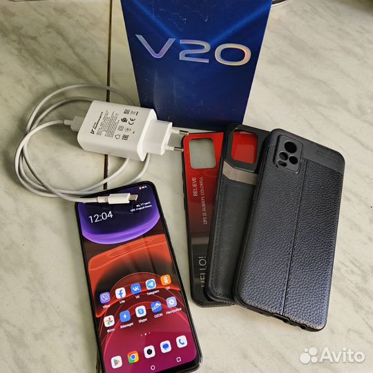 Телефон vivo V 20