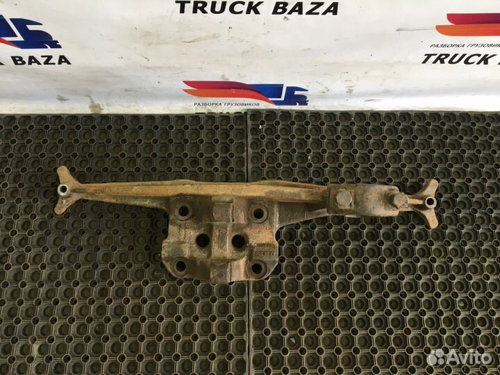 Кронштейн пневморессоры правый