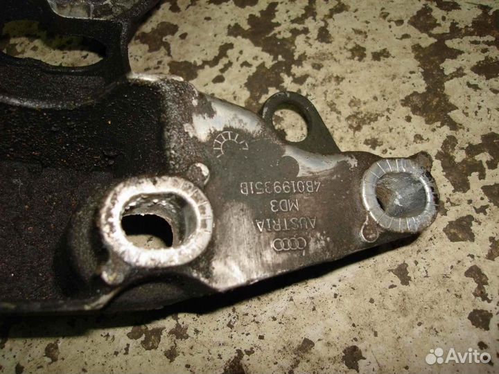 Кронштейн опоры Audi A6 C5 1997-2004