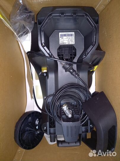 Мойка Karcher K 4 power control(Новая) + швабра