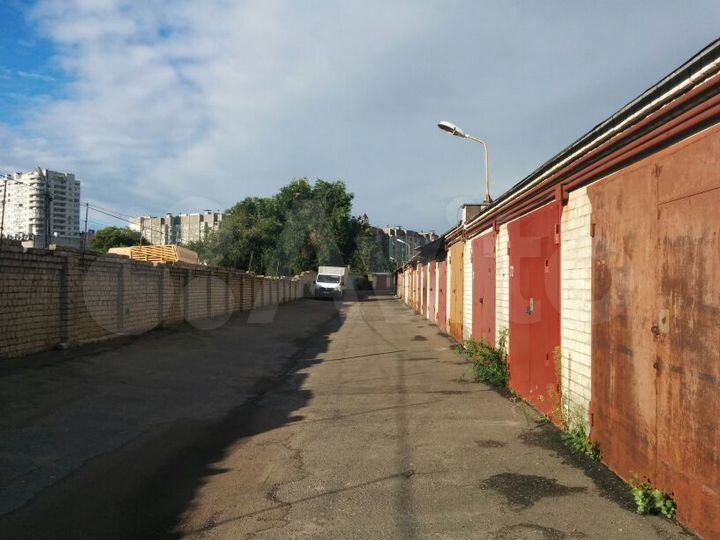 Гараж, > 30 м²