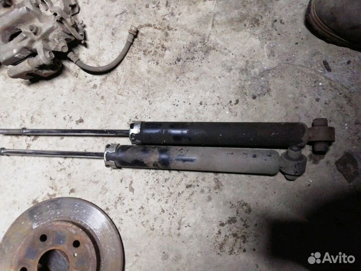 Амортизатор задний тойота королла 150