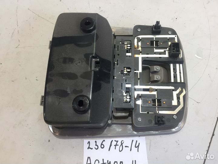 Плафон внутреннего освещения передний