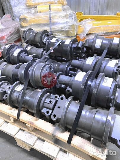 Каток поддерживающий Komatsu PC450LC-7