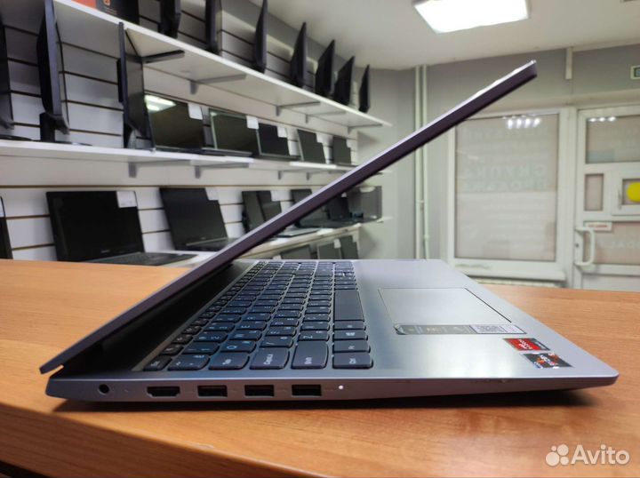 Lenovo Ryzen 5 3500U/Vega 8/8 озу/500 ssd