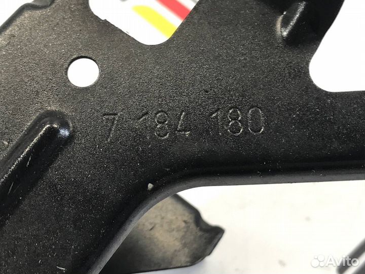 Кронштейн крыла Bmw 7 F04 N63B44 2010