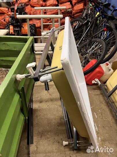 Душевой поддон 90х90