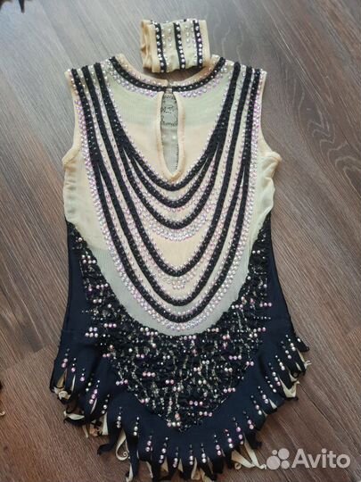 Продам купальник для художественной гимнастике