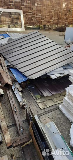 Квадратные трубы жестянки двери пенопласты