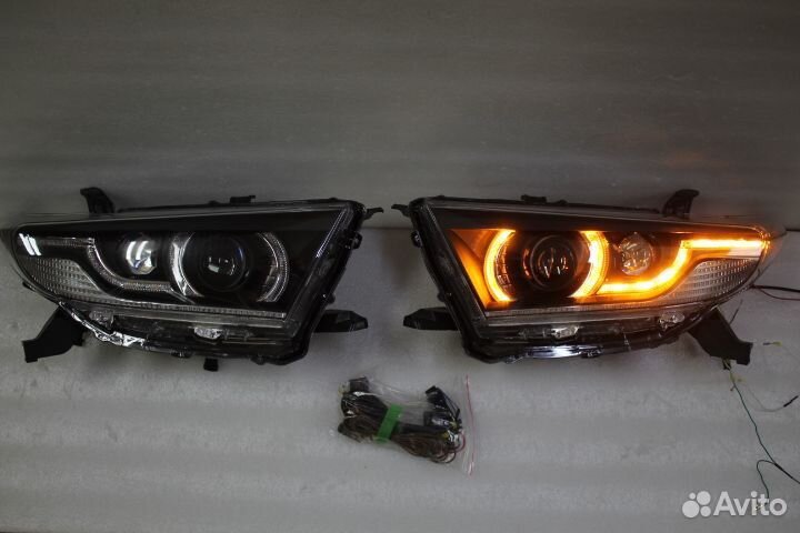Highlander 2010-2013 Фары динамические Y1VE8