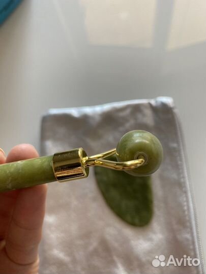 Нефритовый ролик, массажный скребок, гуаша