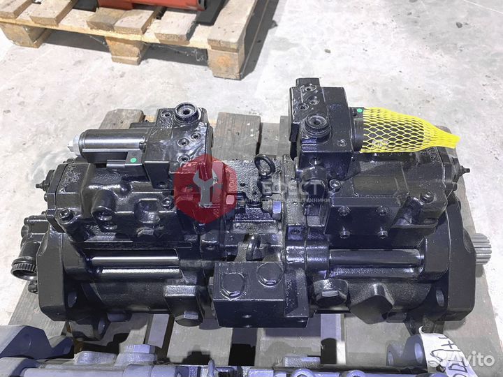 Гидравлический насос Kobelco SK350-8