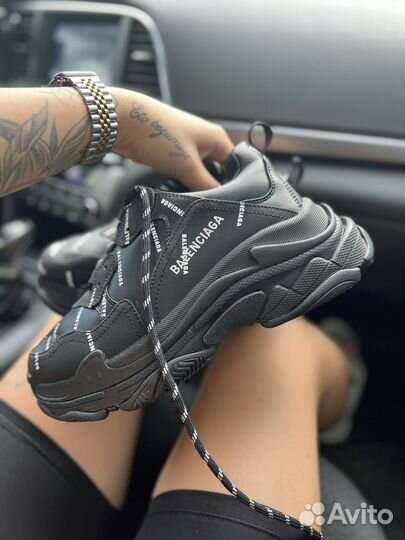 Balenciaga кроссовки triples черные