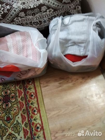 Бесплатно двапскета вещей С 12до14лет