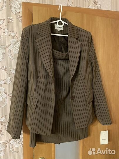 Костюм классический женский с юбкой