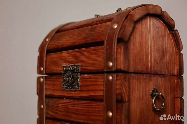 Сундук деревянный