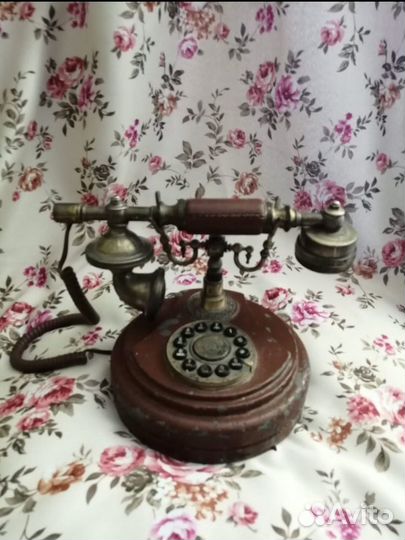 Ретро телефон. Рабочий