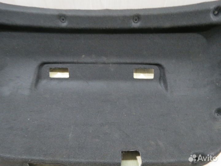 Обшивка крышки багажника Mercedes Benz W205