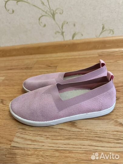 Туфли, кеды для девочки (34 размер)