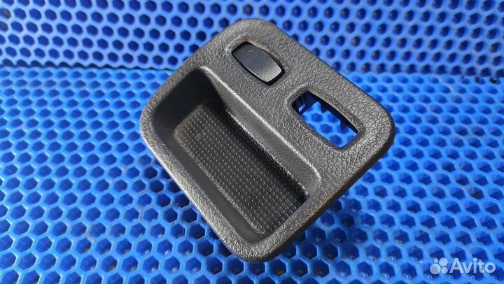 Накладка блока стекподъемников Renault Logan 1