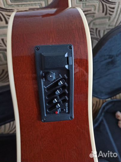 Электроакустическая гитара Best Wood с кейсом