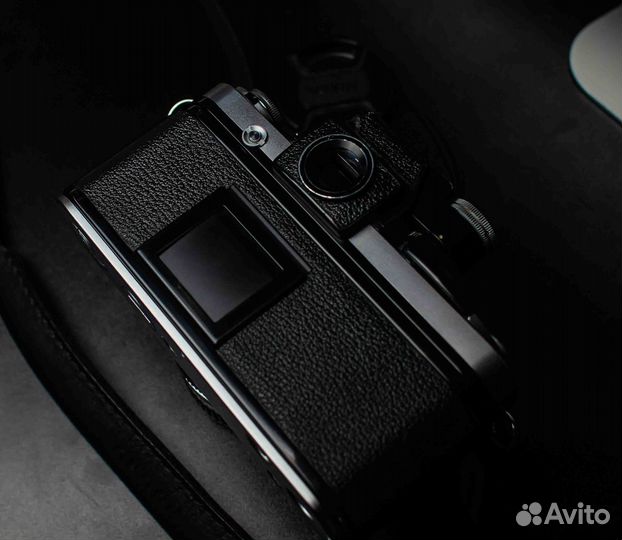 Nikon F2 + Nikkor 50/1.4 + Nikon DP-11