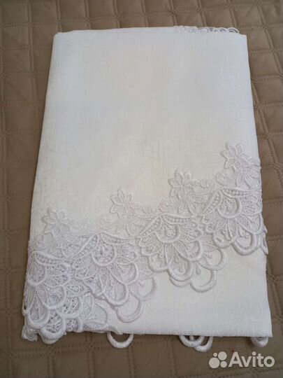 Скатерть белая с кружевами новая 150 на 220