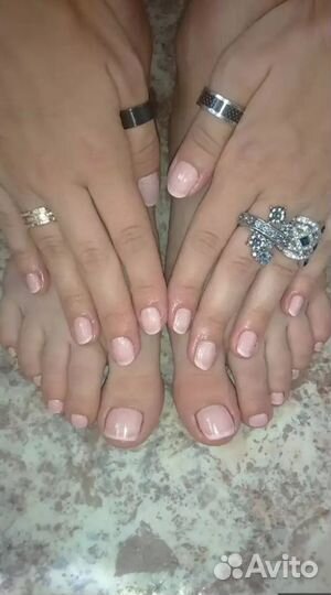 Маникюр и педикюр быстро и аккуратно
