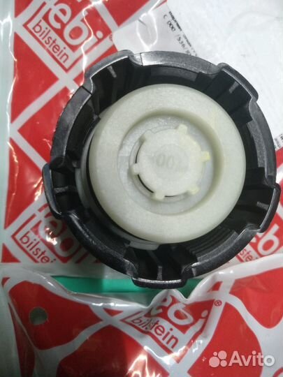 Крышка расширительного бачка Nissan,Renault 21410A