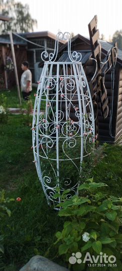 Подставка для цветов металлическая