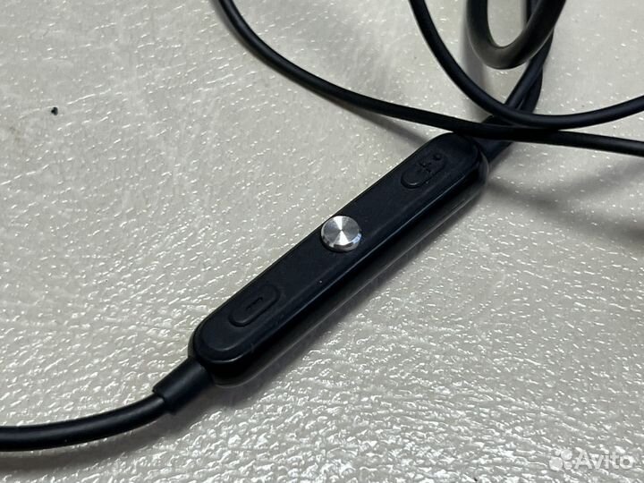 Наушники Sony STH-30