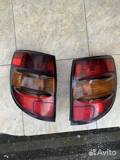 Стоп сигналы на pontiac vibe