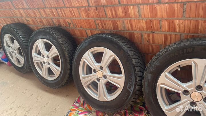 Michelin X-Ice North 4 185/65 R15