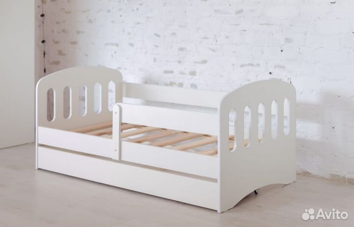 Кроватка ламинат от 2х лет высокий борт софа цвет