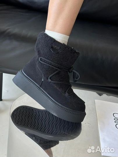 Женские кроссовки UGG