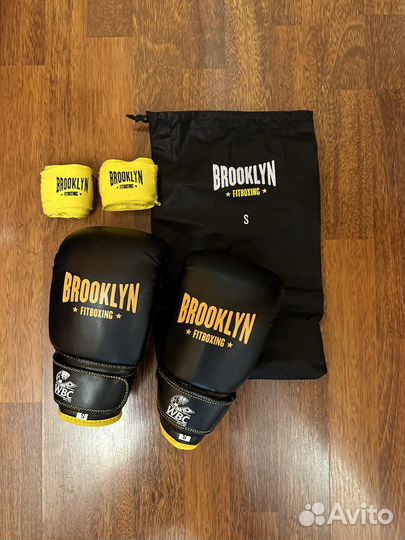Боксерские перчатки